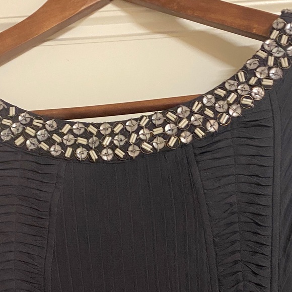 Ladies dress - Picture 2 of 6